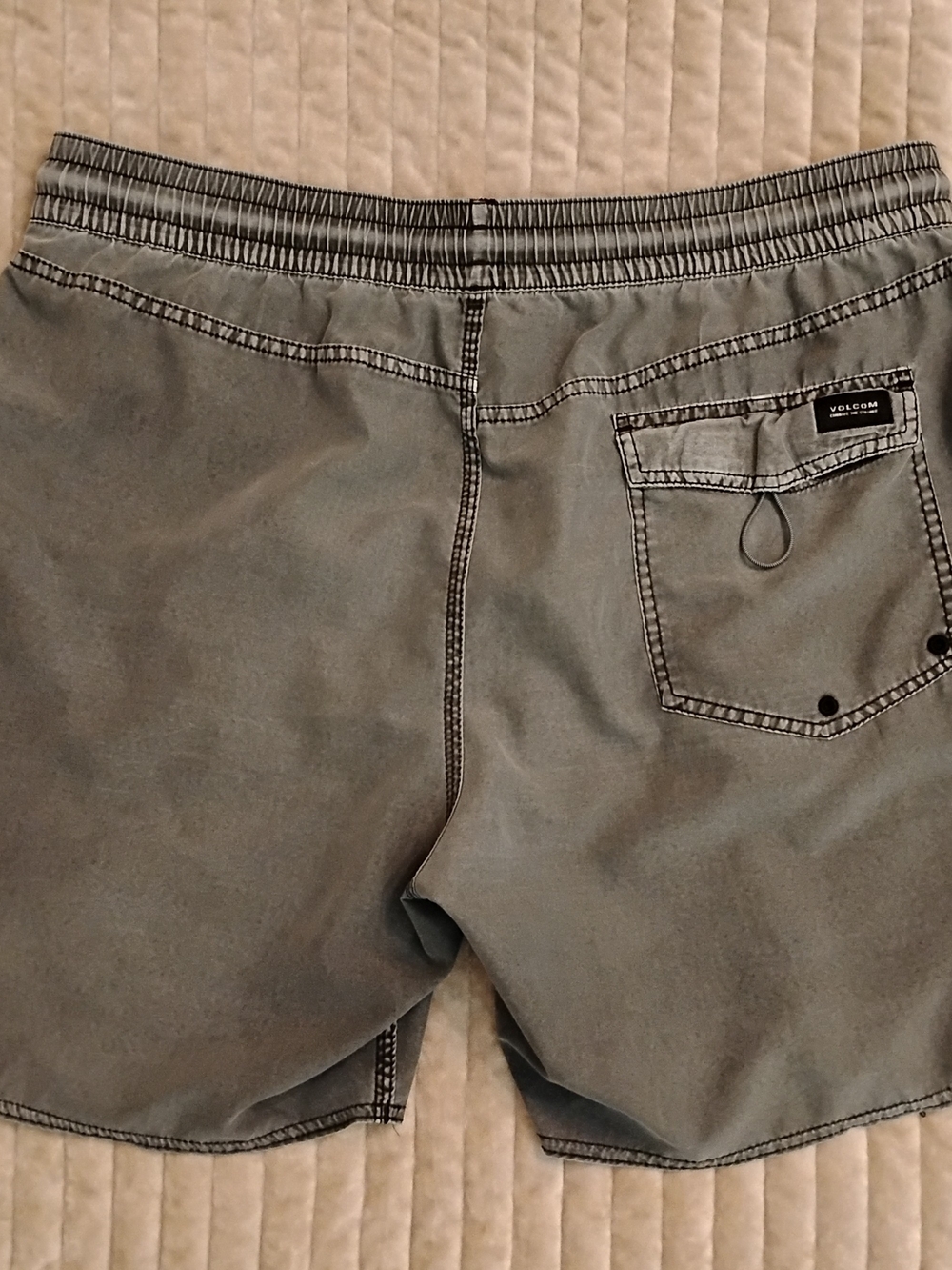 Volcom Grey/Black Men's Shorts - Picture 2 of 6